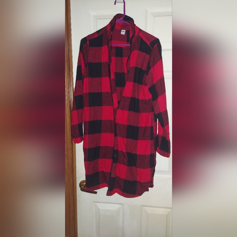 Like new. Red checker long sleeve dress.